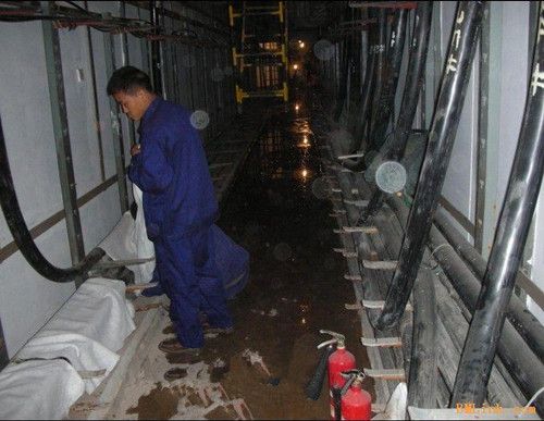 變形縫堵漏的建筑結(jié)構(gòu)及防水堵漏方法