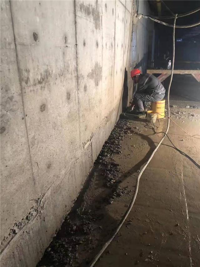 新建地下車庫結構縫漏水堵漏維修
