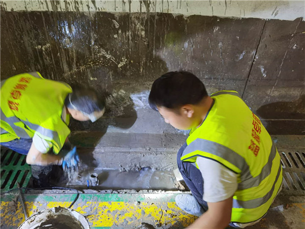 西安馨雅園小區地下室防滲水堵漏工程 - 工程案例 - 西安藍箭卓越-西